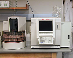 Shimadzu TOC-V Carbon Analyzer with Total Nitrogen Module
