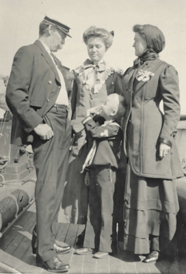 Peary, standing with his two children and wife, Josephine 